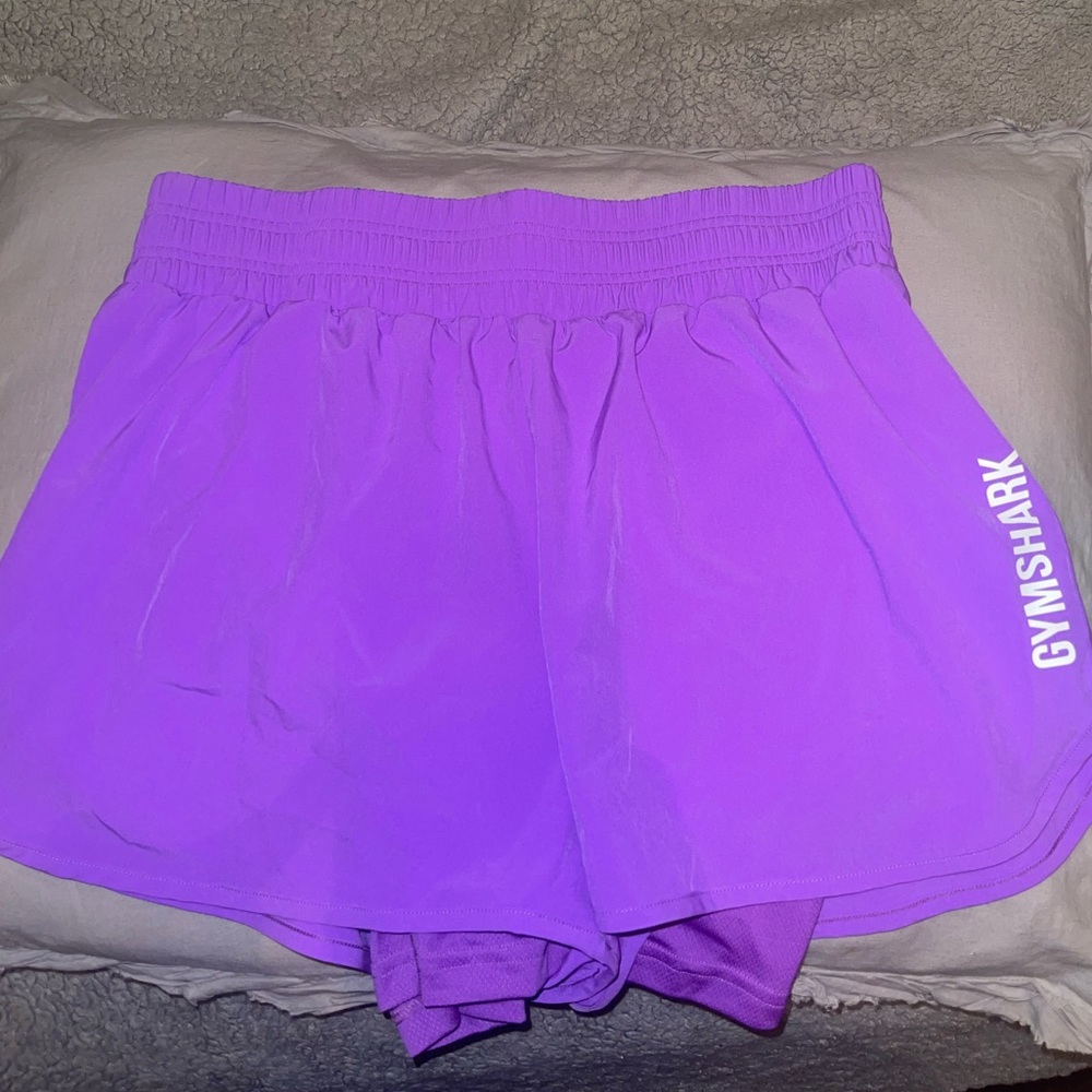 Purple gym shark shorts size medium NWT